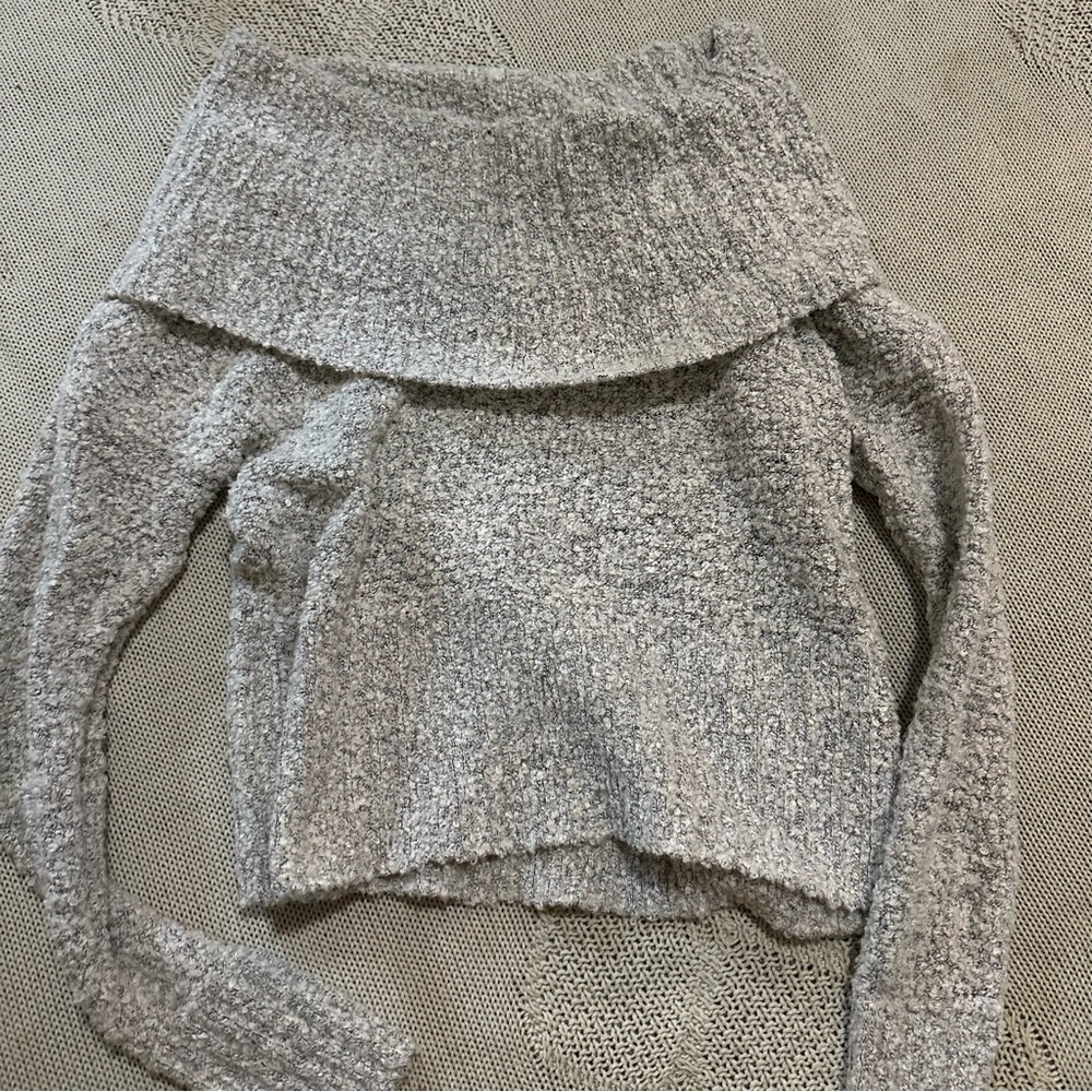 Off the shoulders sweater gray fuzzy Mudd brand size XS NWOT